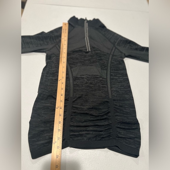 Athleta Fast Track 1/4 zip base layer L/S pullover Dark gray Running Top Size S - Picture 6 of 9